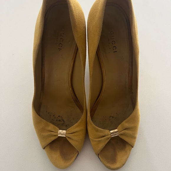 Comfortable yellow Gucci shoes, size 38. - Picture 2 of 5